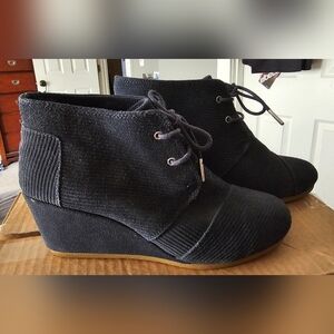 TOMS NAVY Wedge Booties